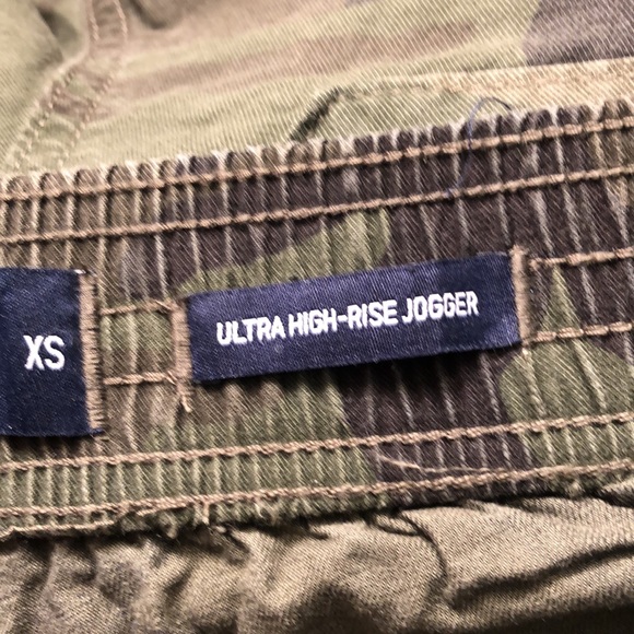 Hollister Ultra High-Rise Jogger - Picture 7 of 8